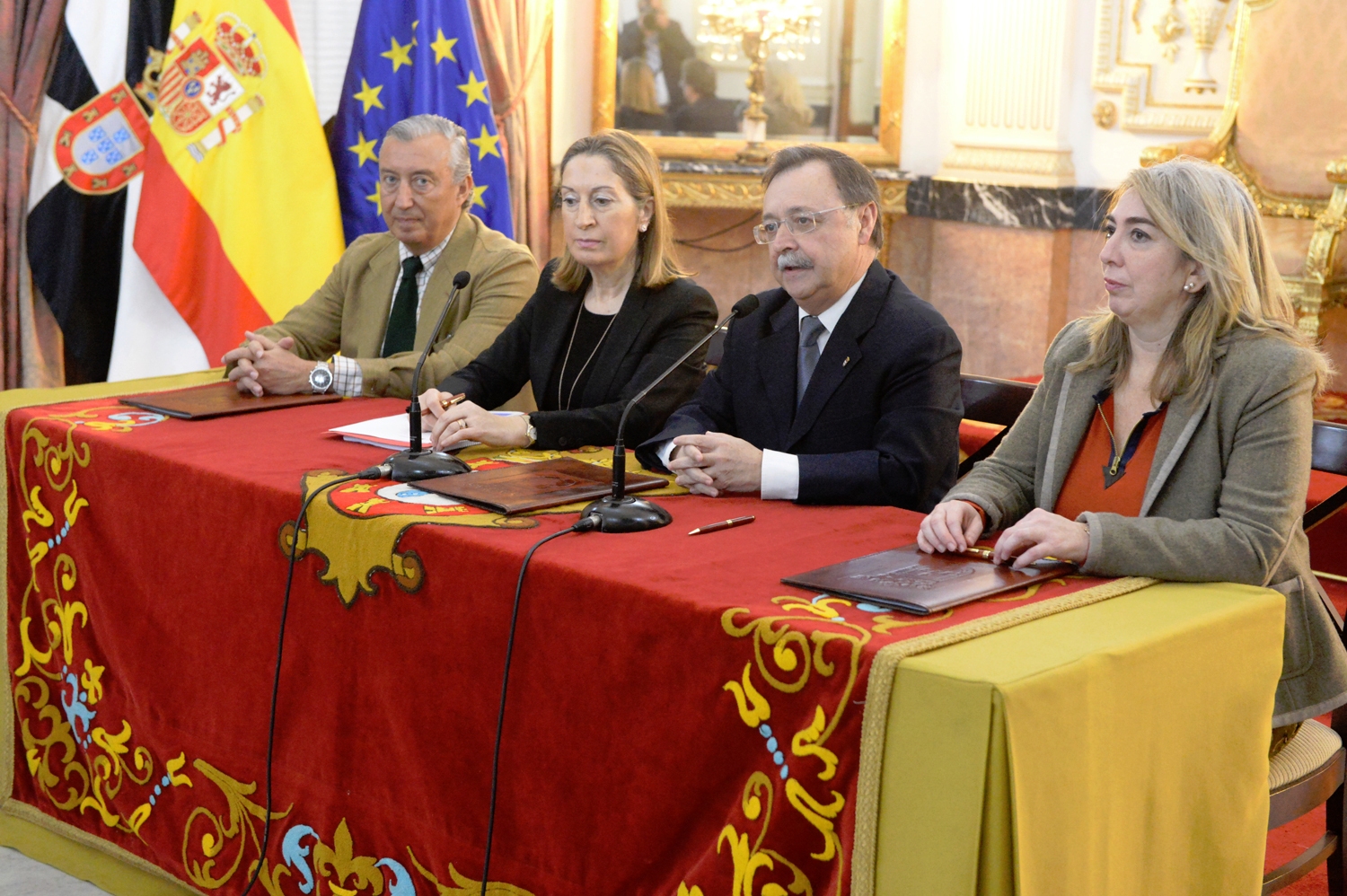 Ana Pastor ha suscrito un protocolo de colaboración para continuar con la construcción de vivienda protegida en Ceuta 