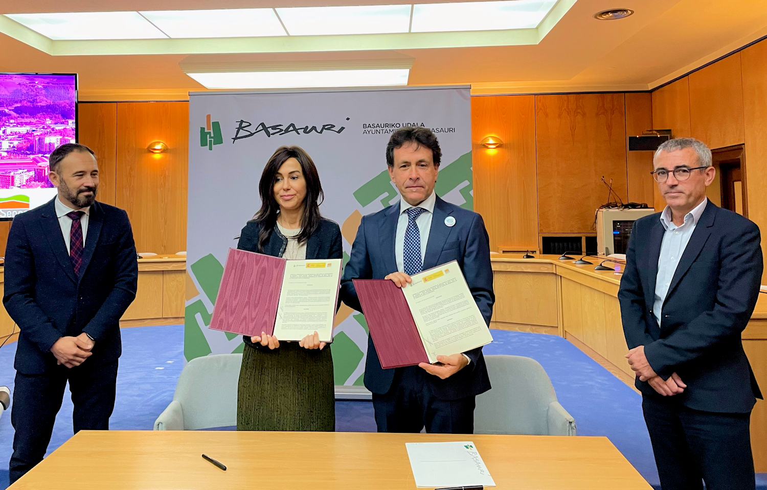 20221121_firma_basauri01.jpg