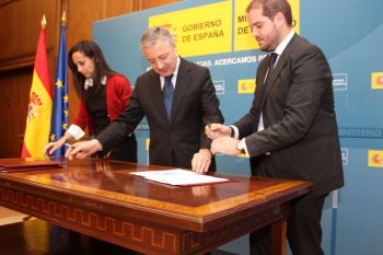 240311_alcalde_fene_blanco_y_corredor_web.jpg