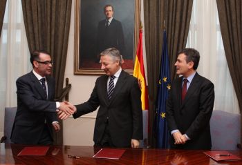 290311_parla_firma_protocolo1.jpg