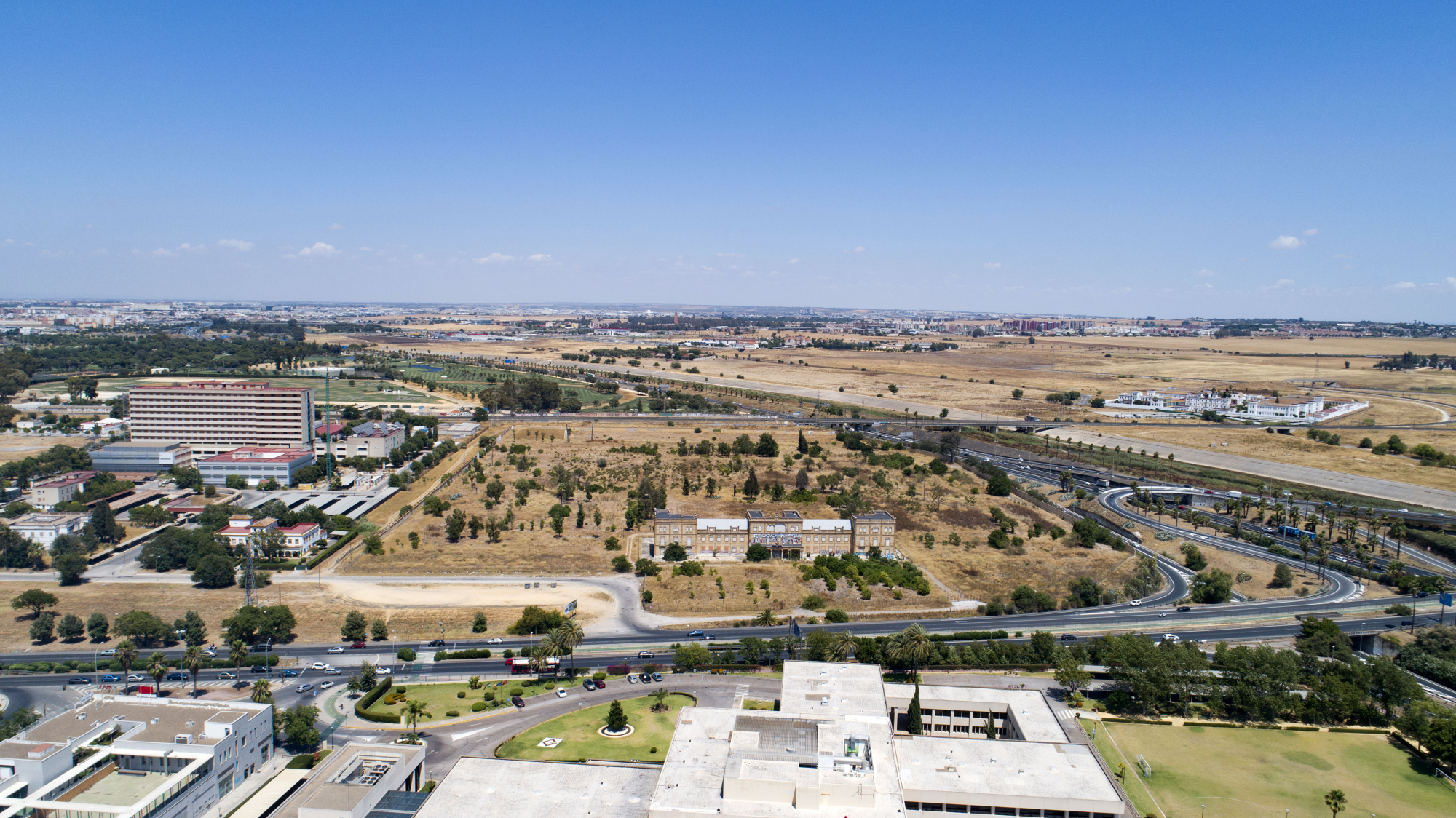 Vista aérea Regimiento de Artillería de Sevilla.jpg