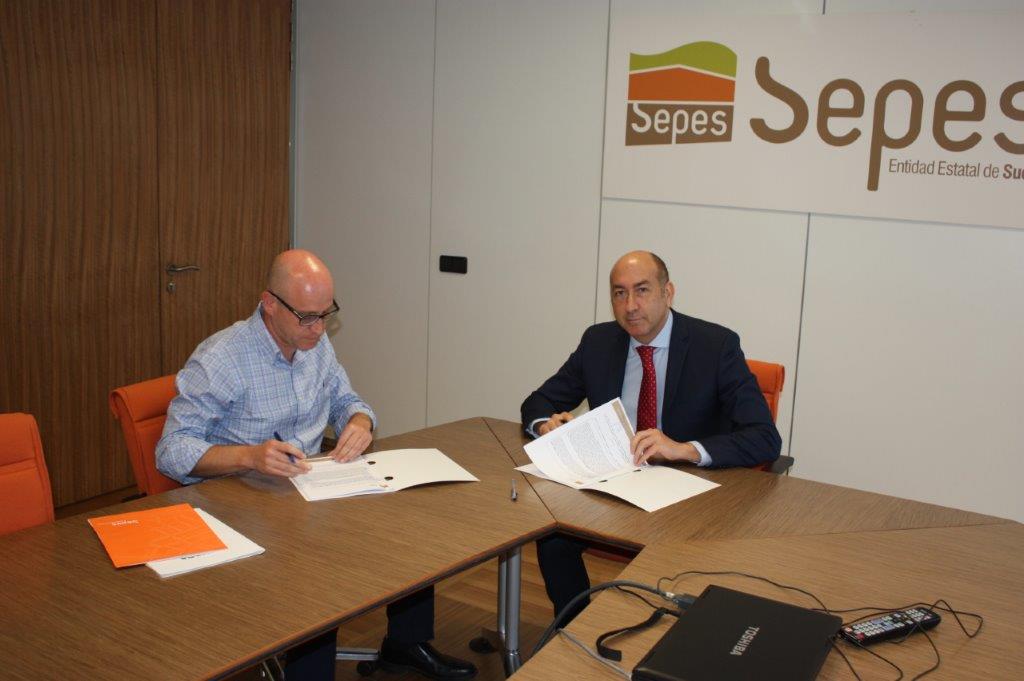 firma_contrato_obras_torrehierro.jpg