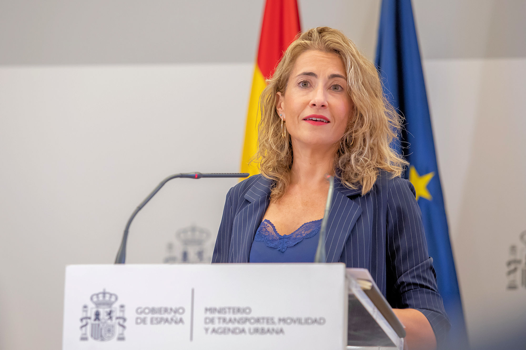 ministra_de_transportes.jpg